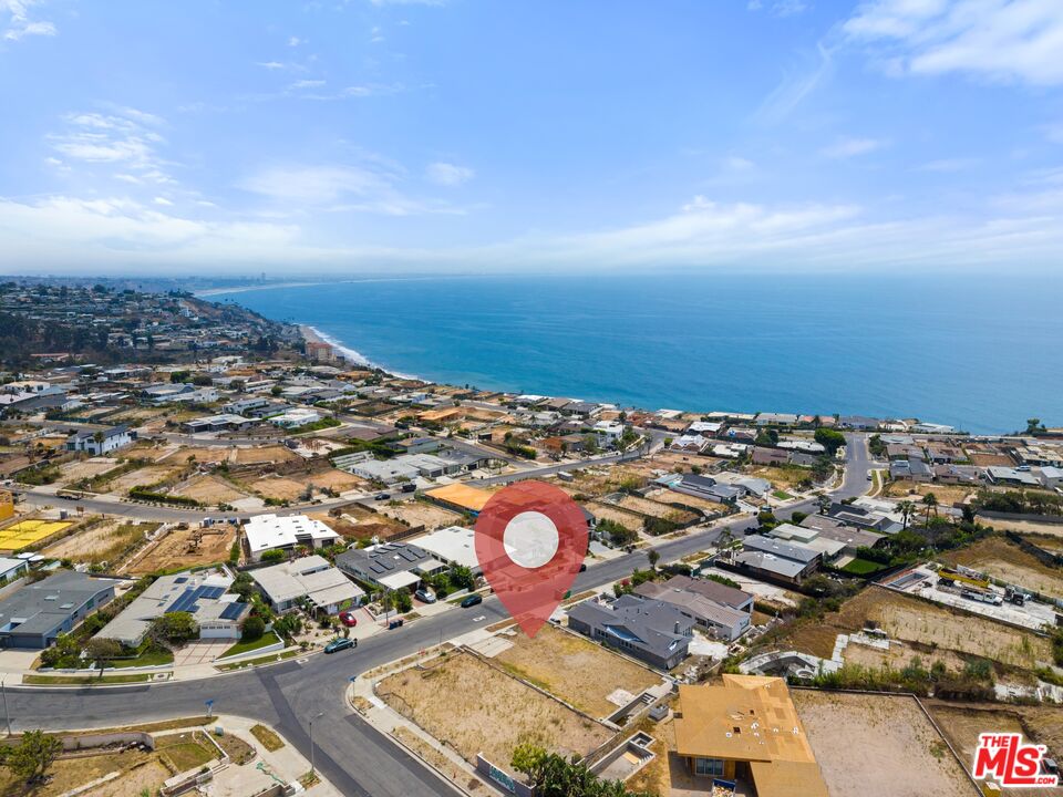 3709 Castlerock Road Malibu, CA 90265 - Photo 2 of 17 Gallery Image 2