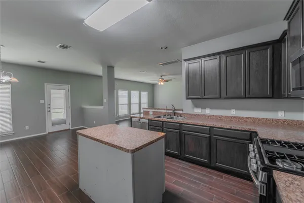 $2,400 | 1333 Rainbow Parke Drive, Round Rock, TX 78665