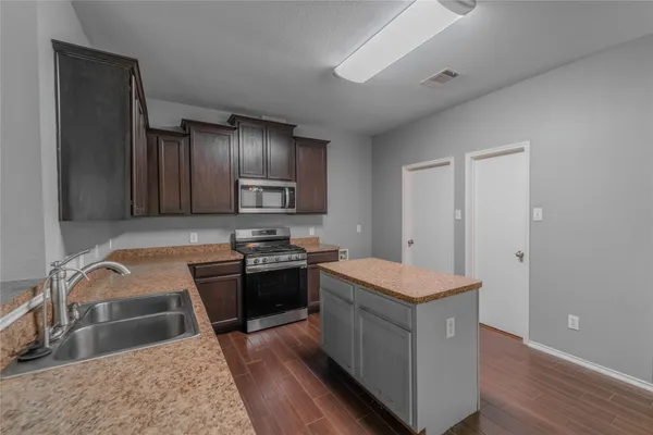 $2,400 | 1333 Rainbow Parke Drive, Round Rock, TX 78665