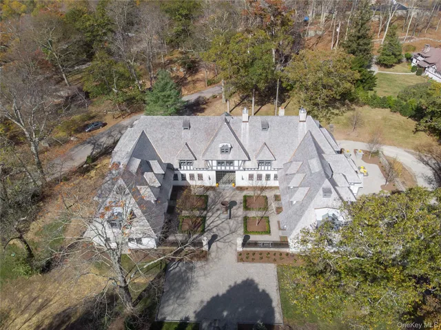 $4,995,000 | 76 Summit Road, Tuxedo Park, NY 10987