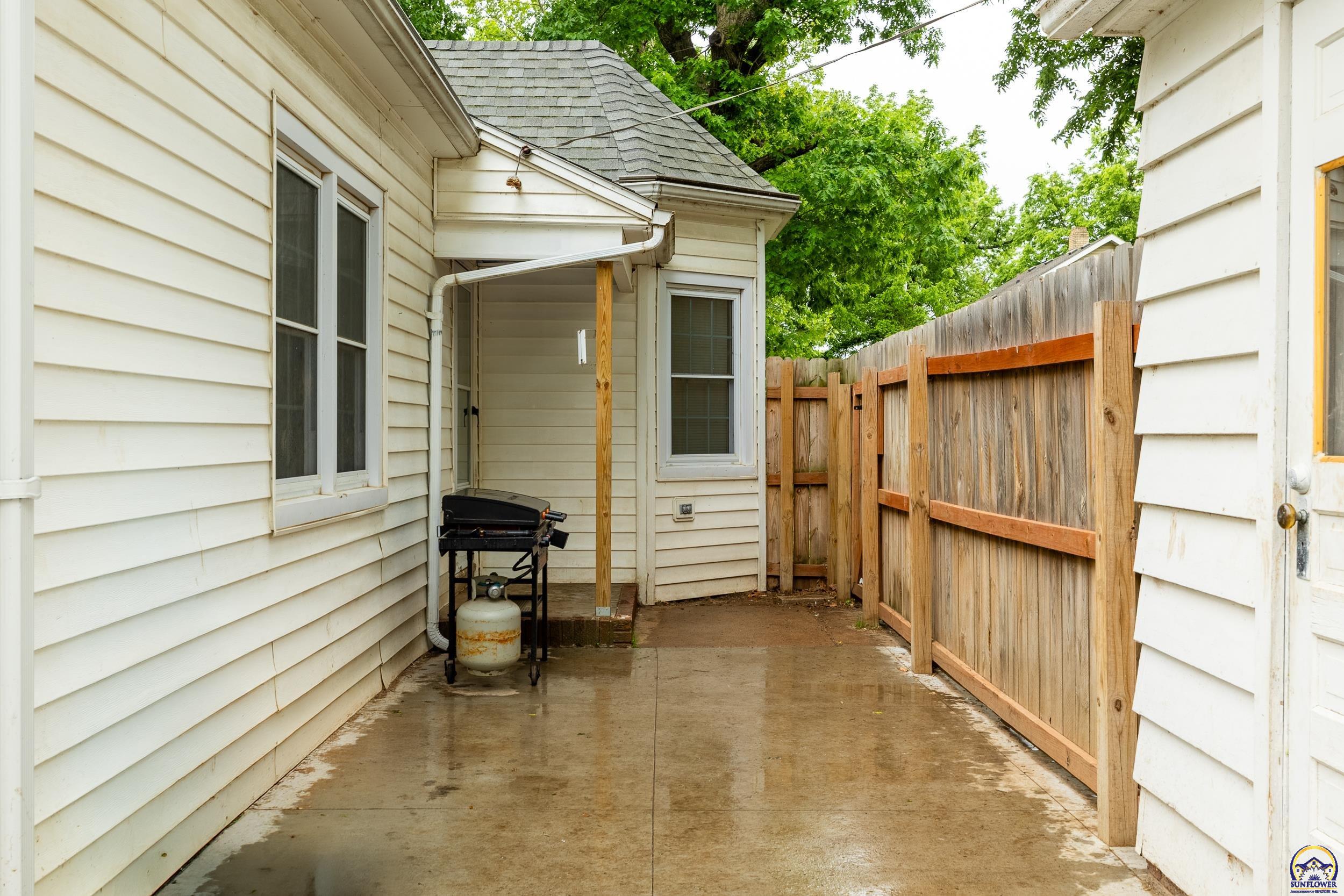 906 6th Street Wamego, KS 66547 - Photo 19 of 20 Back Patio