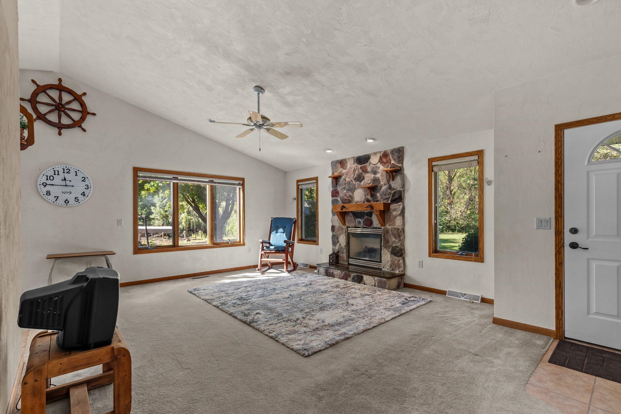 8443 O Connells Resort Road Winneconne, WI 54986 - Photo 8 of 60 Gallery Image 8