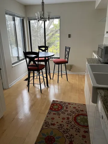 $379,000 | 33 Shoreline Road, Unit B, Lake Barrington, IL 60010