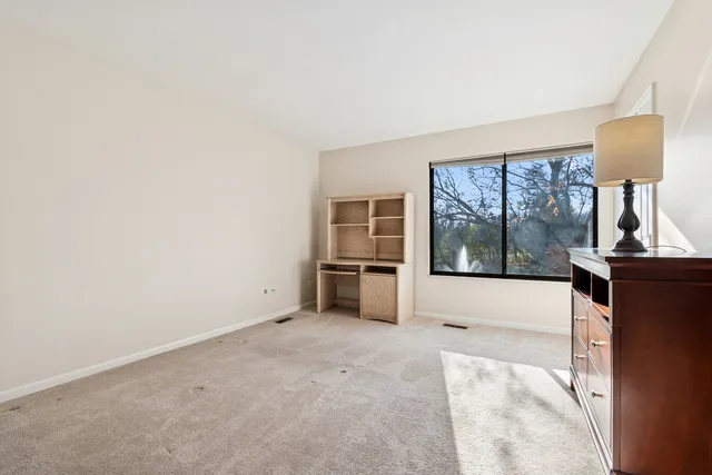 $385,000 | 33 Shoreline Road, Unit B, Lake Barrington, IL 60010