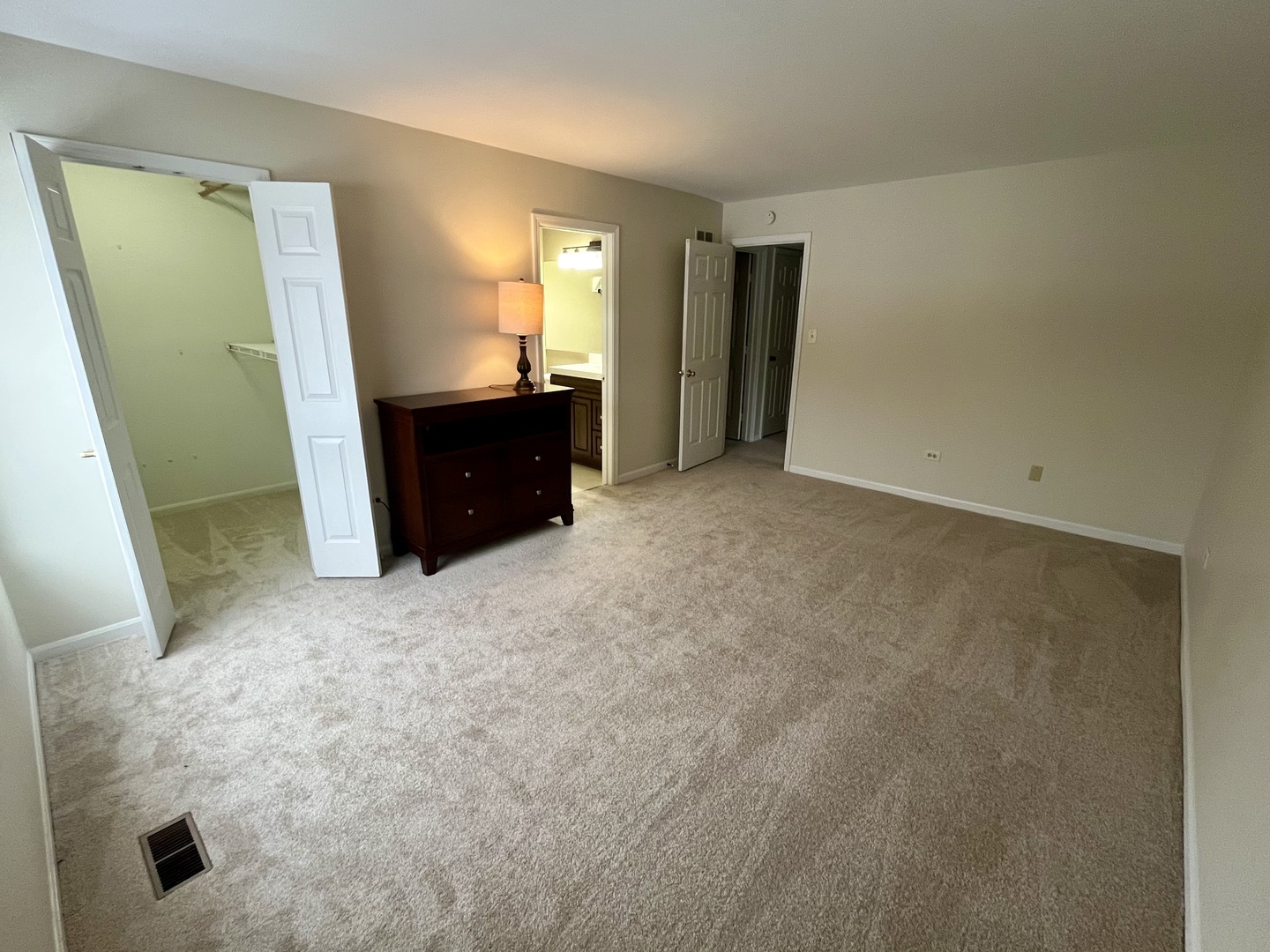 33 Shoreline Road, Unit B Lake Barrington, IL 60010 - Photo 23 of 49 a view of empty room