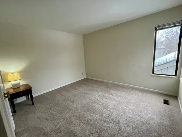 $379,000 | 33 Shoreline Road, Unit B, Lake Barrington, IL 60010