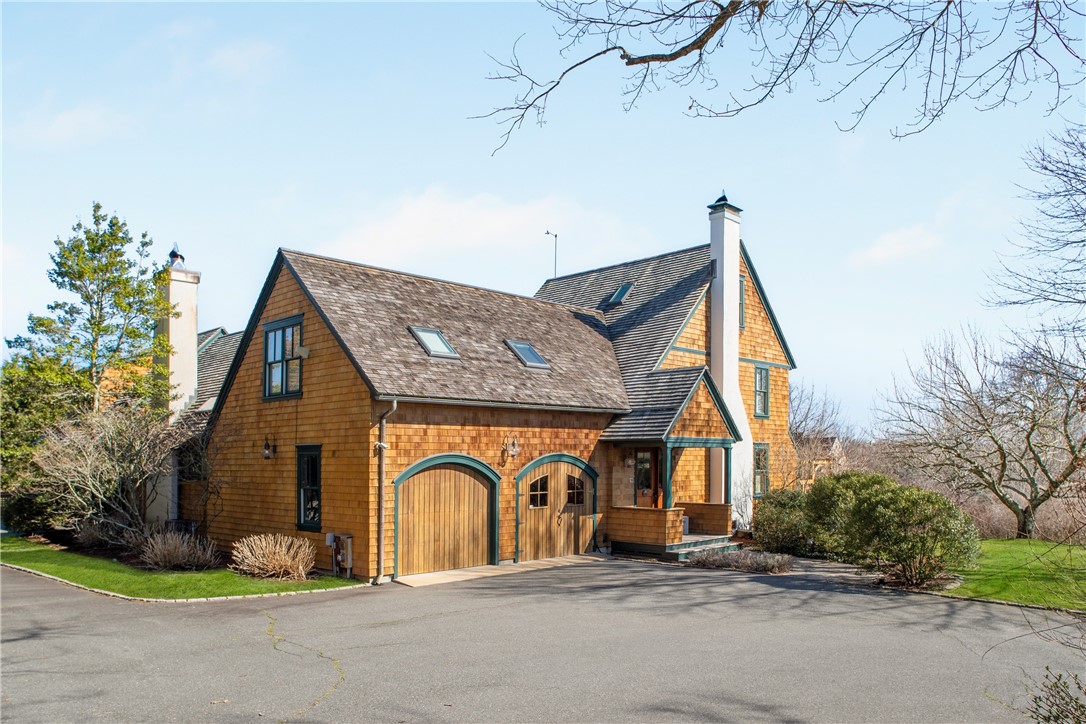 240 3rd Beach Road Middletown, RI 02842 - Photo 2 of 37