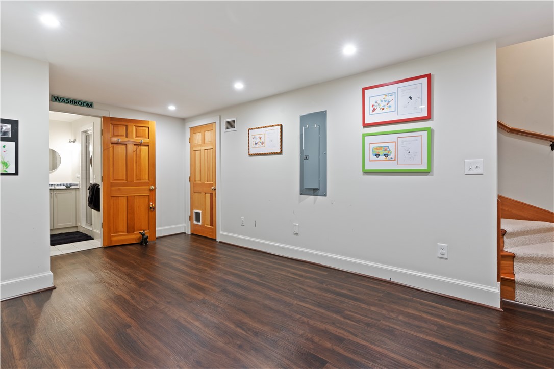 240 3rd Beach Road Middletown, RI 02842 - Photo 26 of 37