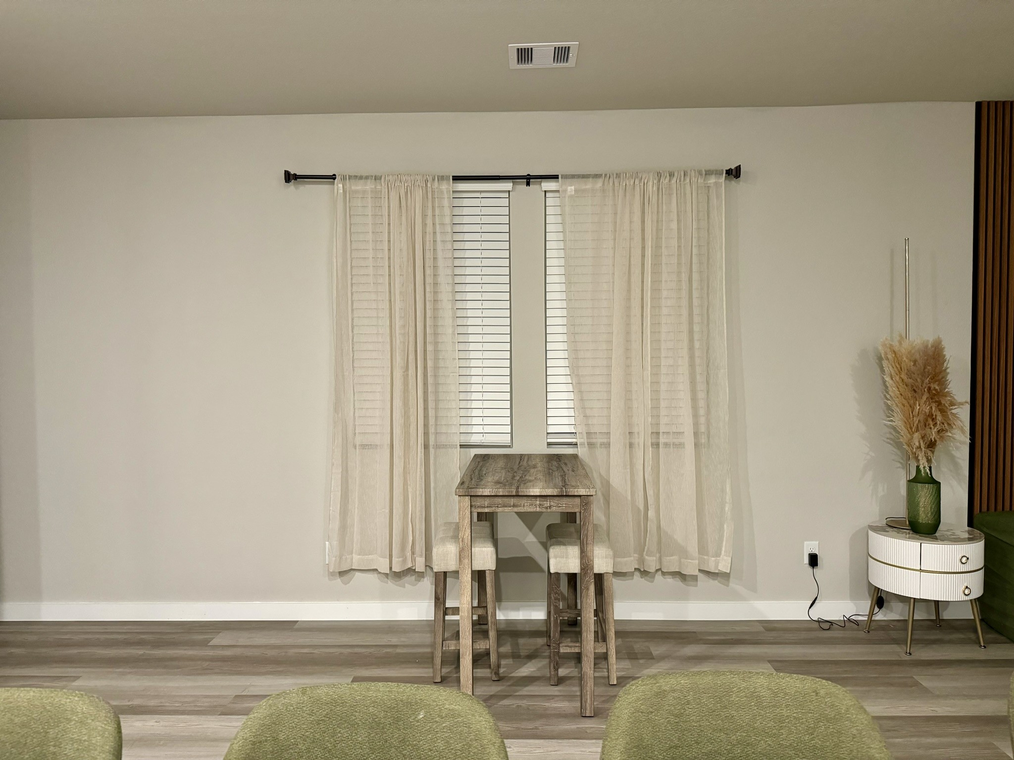 5608 Madden Lane Houston, TX 77048 - Photo 26 of 29 a living room with furniture and a potted plant
