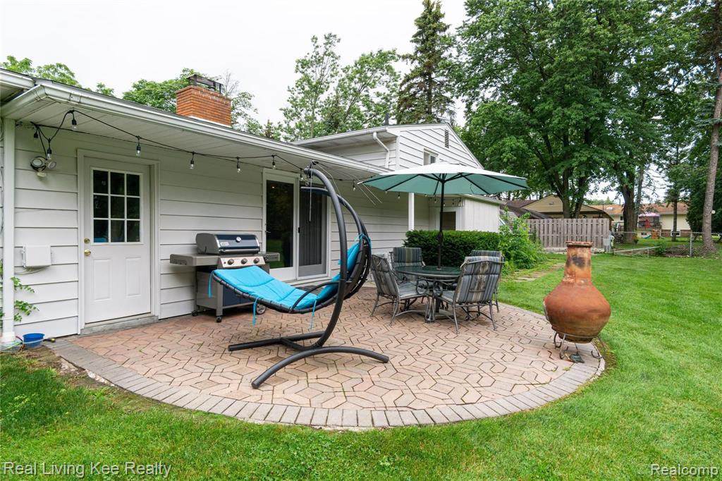 1088 North Adams Road Rochester Hills, MI 48306 - Photo 7 of 49