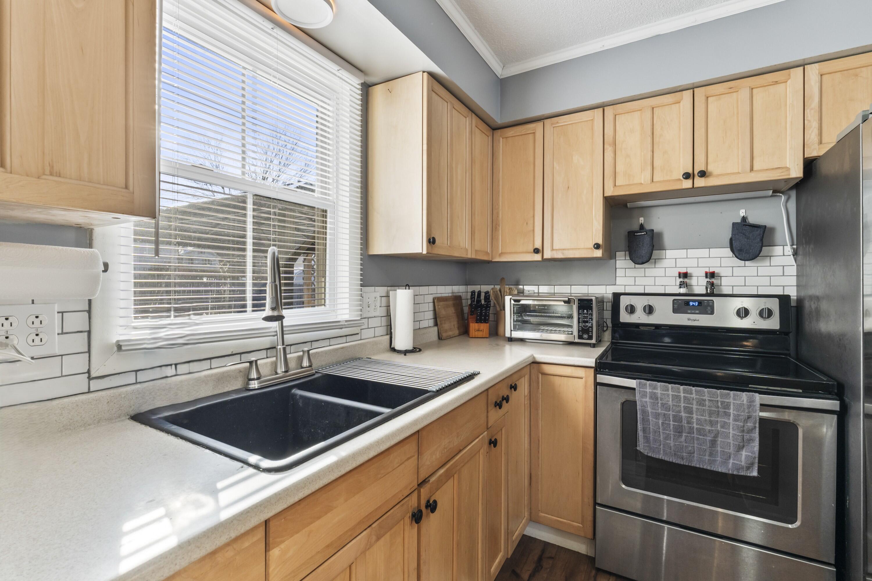 7 Judy Street Lewiston, ME 04240 - Photo 21 of 59 Kitchen