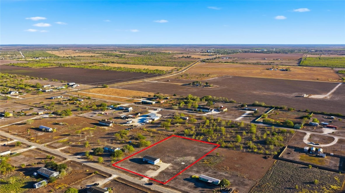 553 Jennifer Loop Orange Grove, TX 78372 - Photo 29 of 30 a view of city and ocean