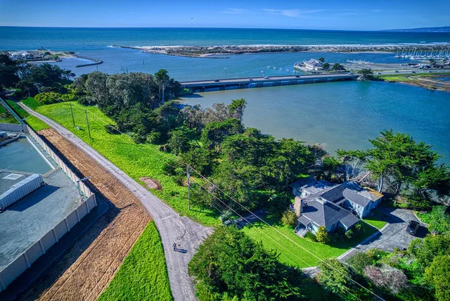 $9,950,000 | 7201 Ca-1 Moss Landing, Monterey, CA 93940