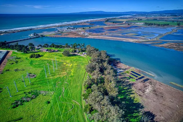 $9,950,000 | 7201 Ca-1 Moss Landing, Monterey, CA 93940