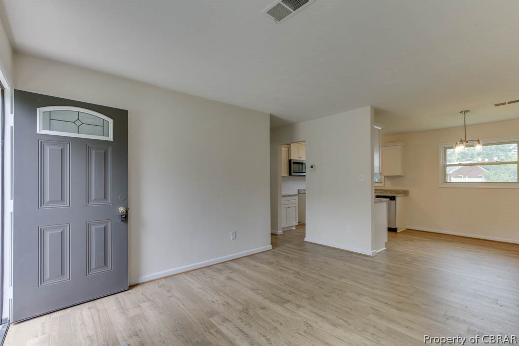 437 Fox Hill Road Hampton, VA 23669 - Photo 7 of 35 Gallery Image 7