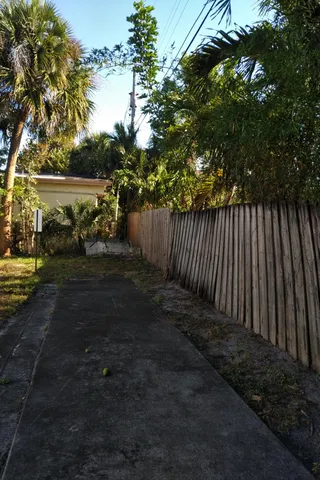 $1,400 | 126 Cleveland Street, Unit 7, Lake Worth Beach, FL 33461