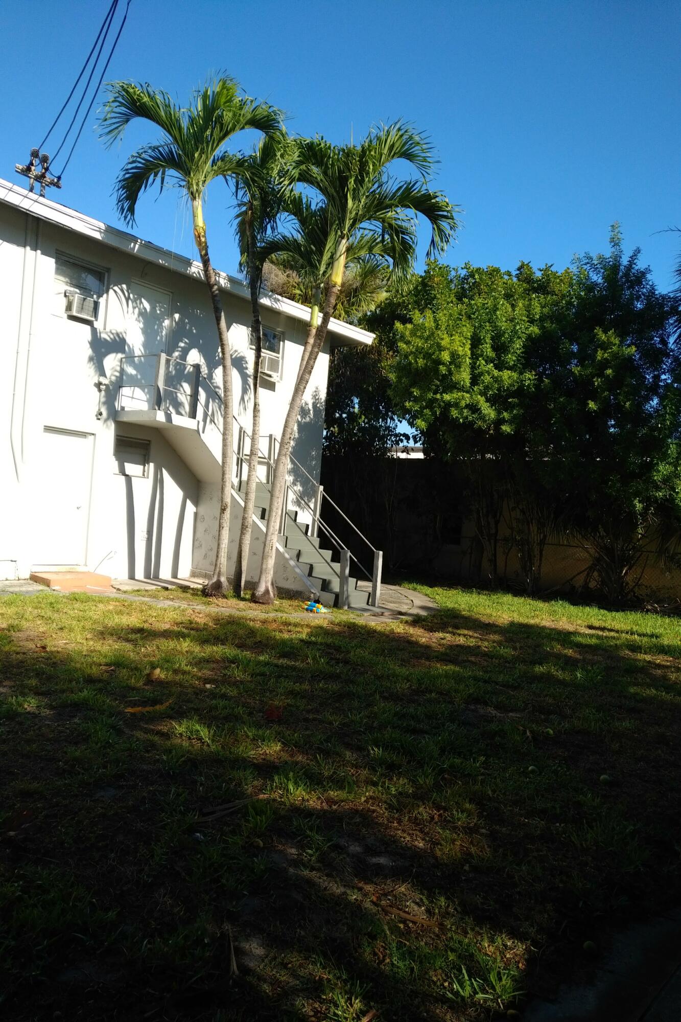 126 Cleveland Street, Unit 7 Lake Worth Beach, FL 33461 - Photo 19 of 24 a view of a park