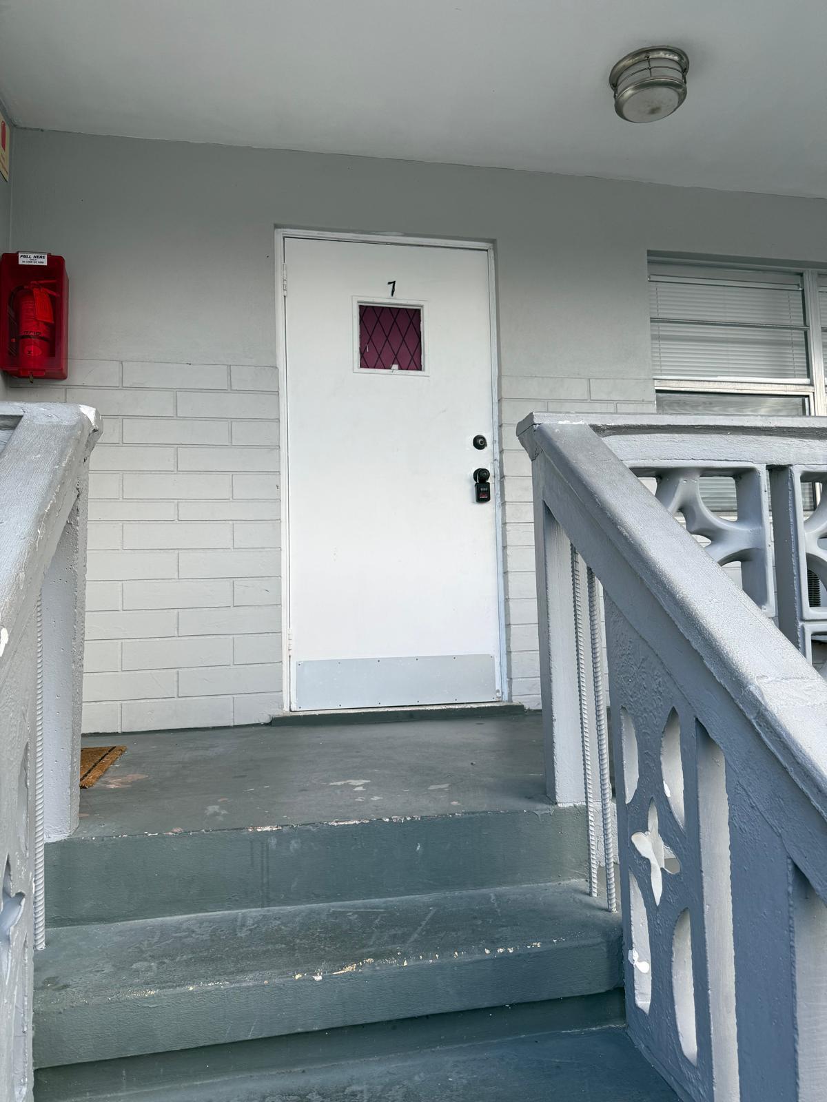 126 Cleveland Street, Unit 7 Lake Worth Beach, FL 33461 - Photo 2 of 24