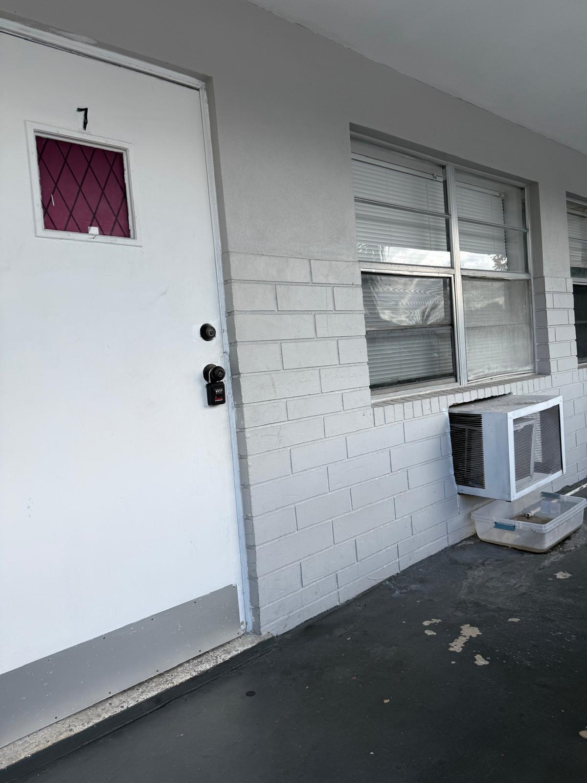 126 Cleveland Street, Unit 7 Lake Worth Beach, FL 33461 - Photo 5 of 24 a bathroom with a shower