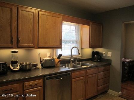 9915 3rd Street Road Louisville, KY 40272 - Photo 10 of 37 IMG_3218