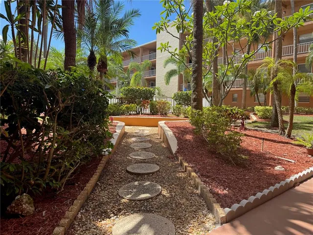 $2,000 | 12760 Indian Rocks Road, Unit 1048, Largo, FL 33774