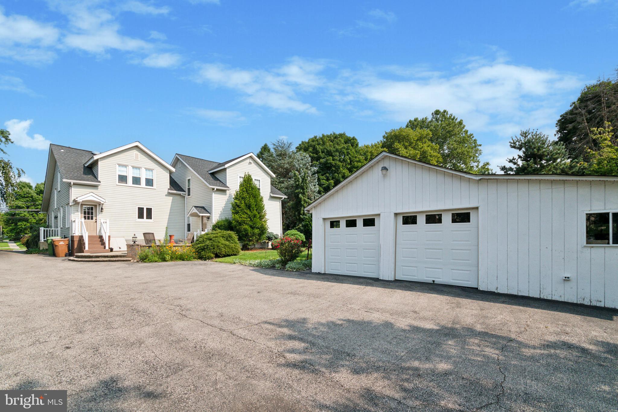 1545 Dillon Road Ambler, PA 19002 - Photo 34 of 38 Driveway & Detached Garage