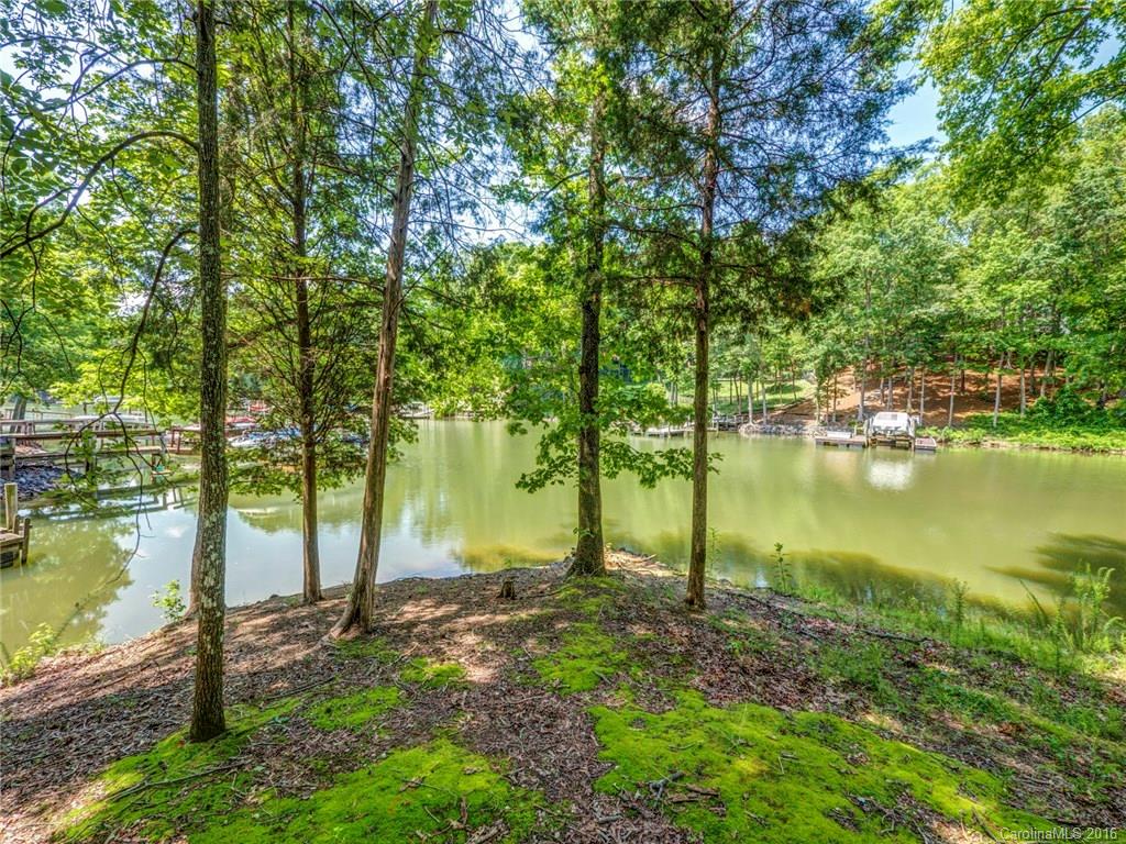 12 Commodore Point Road Lake Wylie, SC 29710 - Photo 19 of 24 Gallery Image 19