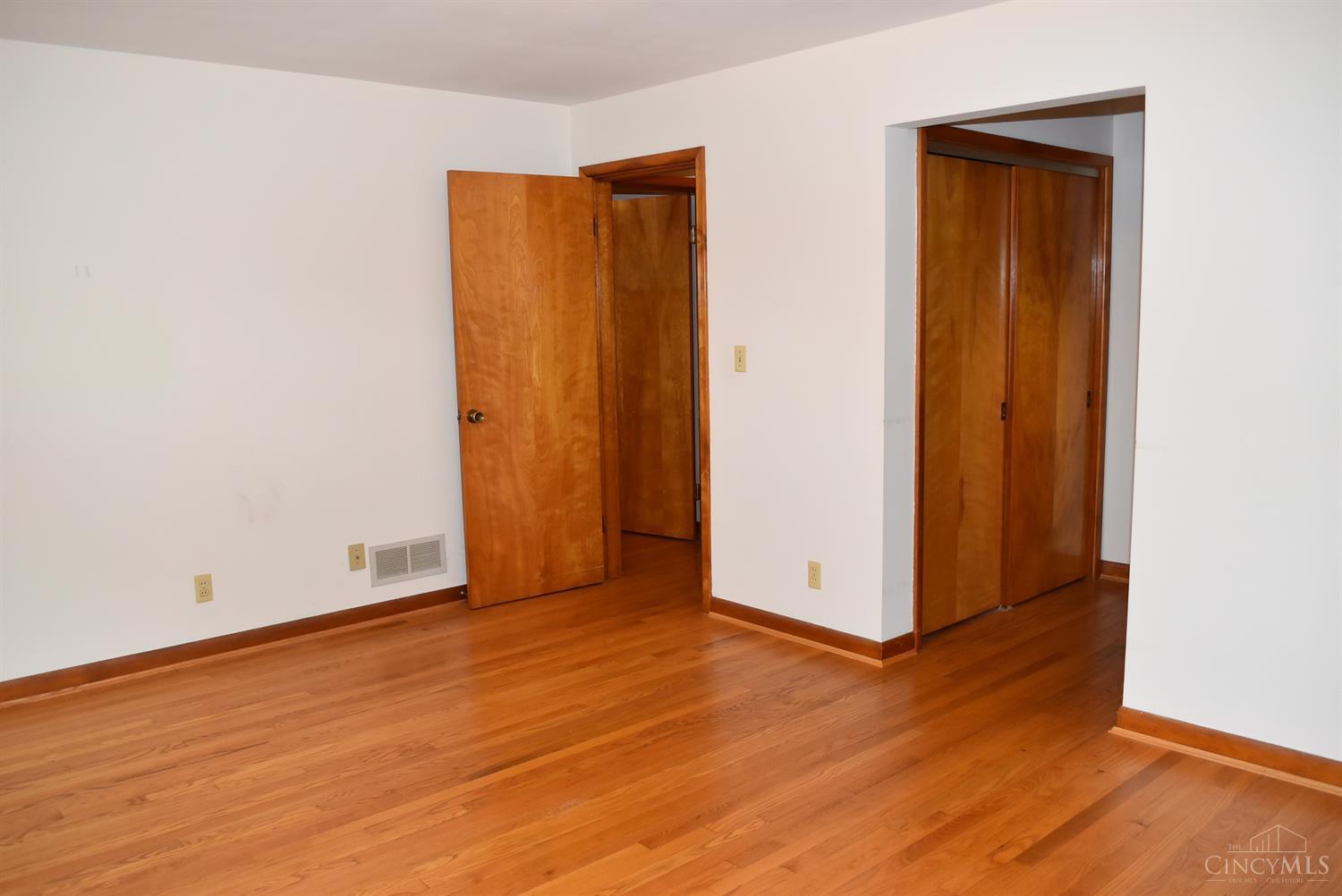 933 8 Mile Road Cincinnati, OH 45255 - Photo 24 of 31