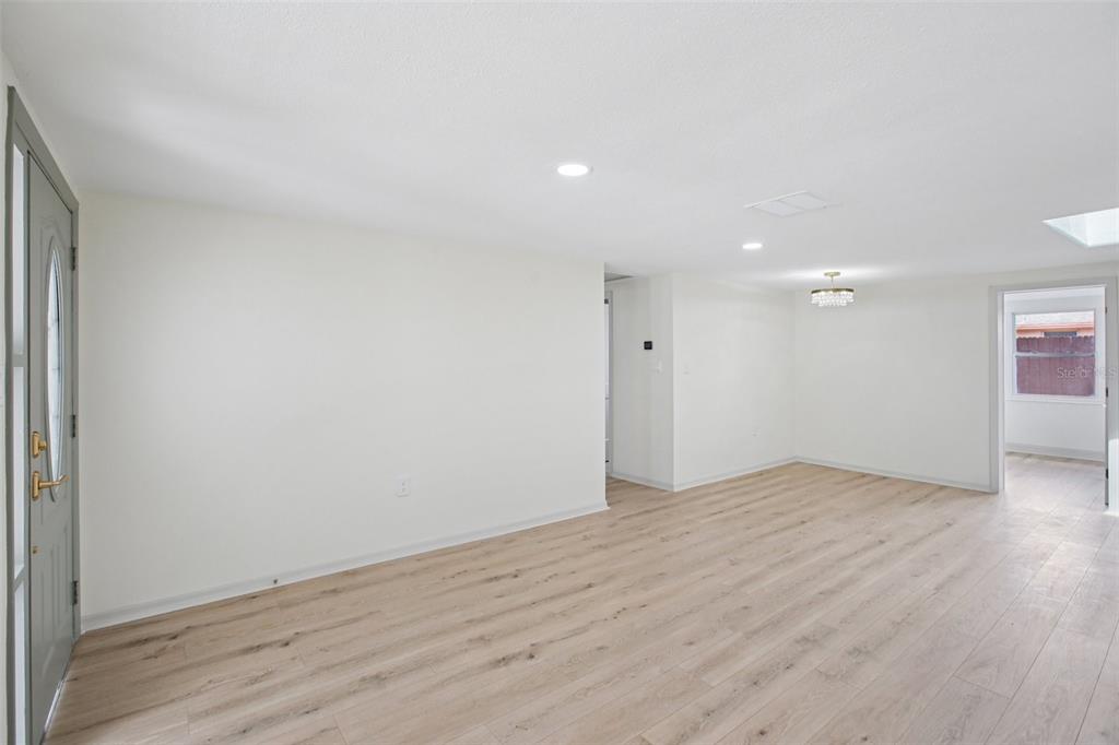 5753 10th Avenue New Port Richey, FL 34652 - Photo 4 of 31