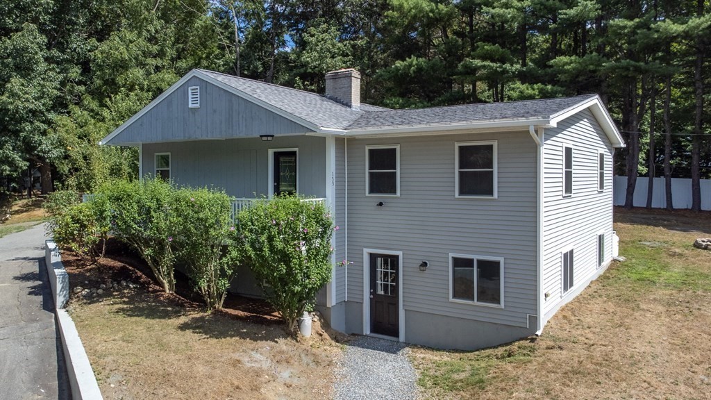 133 Haverhill Road Amesbury, MA 01913 - Photo 3 of 38 Gallery Image 3
