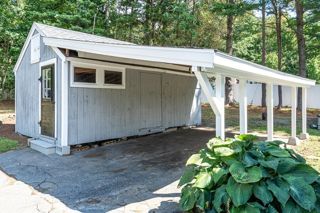 133 Haverhill Road Amesbury, MA 01913 - Photo 4 of 38 Gallery Image 4