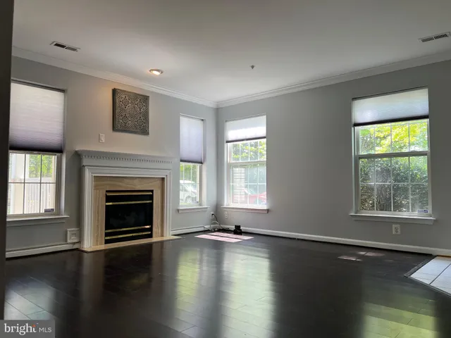 $2,349 | 13001 Bridger Drive, Unit 1514, Germantown, MD 20874