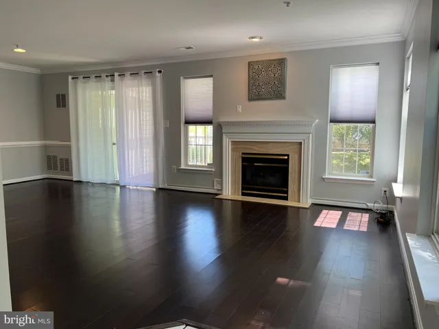 $2,349 | 13001 Bridger Drive, Unit 1514, Germantown, MD 20874