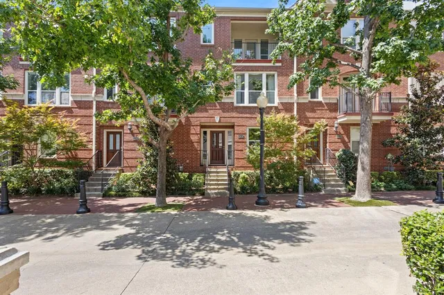 $3,850 | 2514 Worthington Street, Dallas, TX 75204