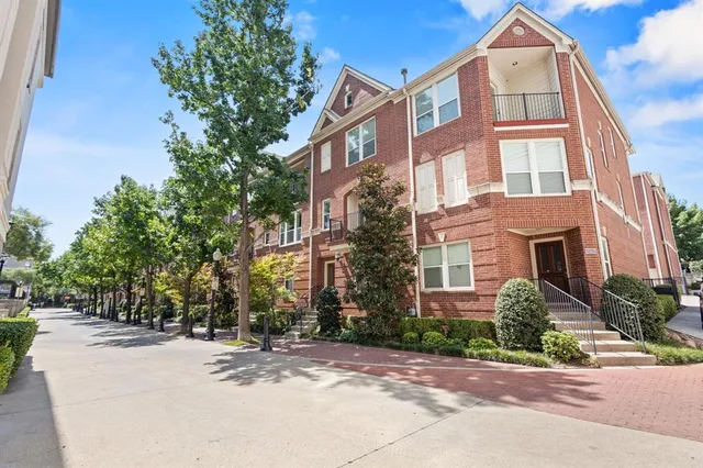 $3,850 | 2514 Worthington Street, Dallas, TX 75204