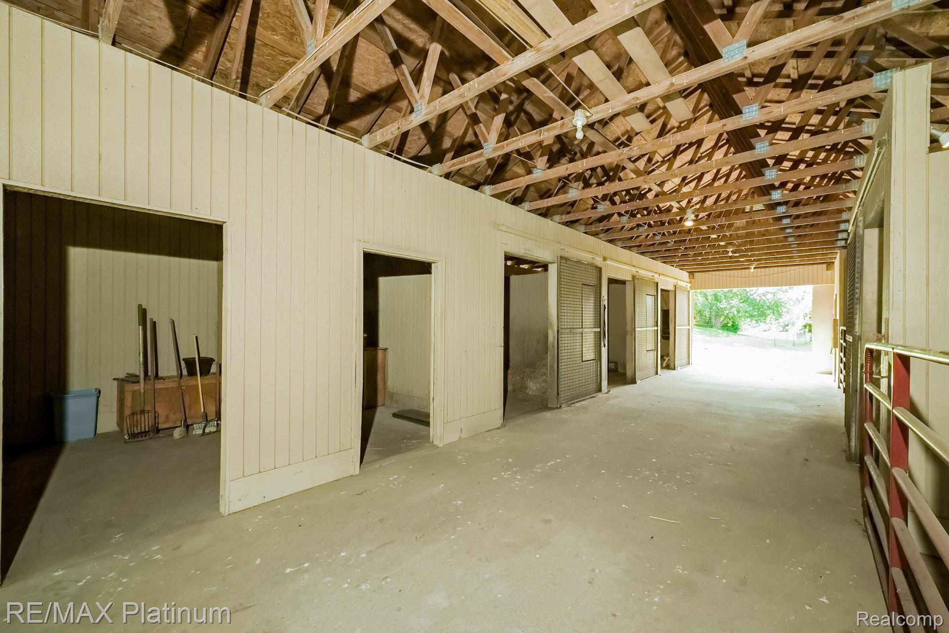 9262 Townley Road Fenton, MI 48430 - Photo 41 of 65 041-photo-exterior-8522423.jpg