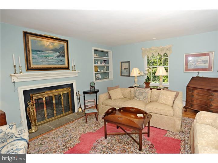 1523 Waynesborough Road Paoli, PA 19301 - Photo 2 of 25 Living Room