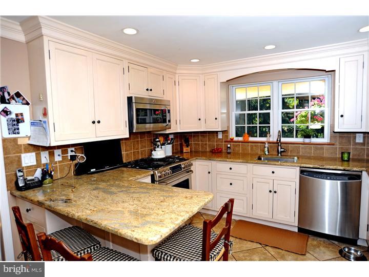 1523 Waynesborough Road Paoli, PA 19301 - Photo 5 of 25 Kitchen