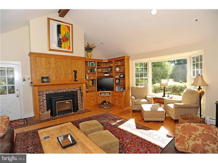 1523 Waynesborough Road Paoli, PA 19301 - Photo 6 of 25 Family Room