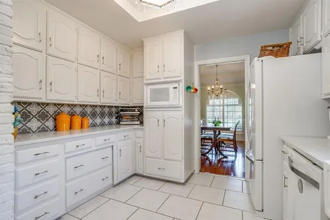 $510,000 | 3704 Edgefield Lane, Bedford, TX 76021