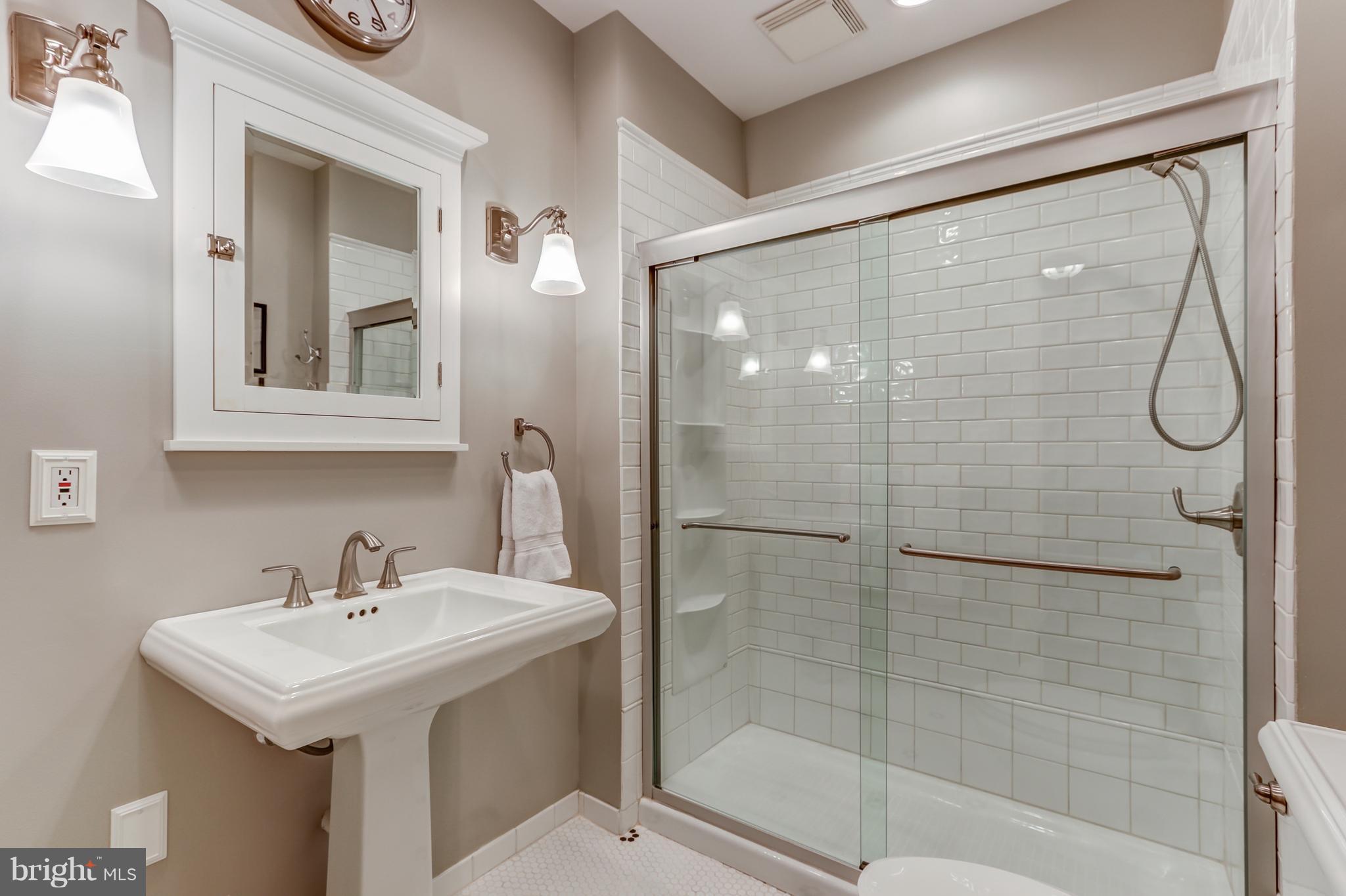 3809 Military Road Northwest Washington, DC 20015 - Photo 19 of 30 Bath