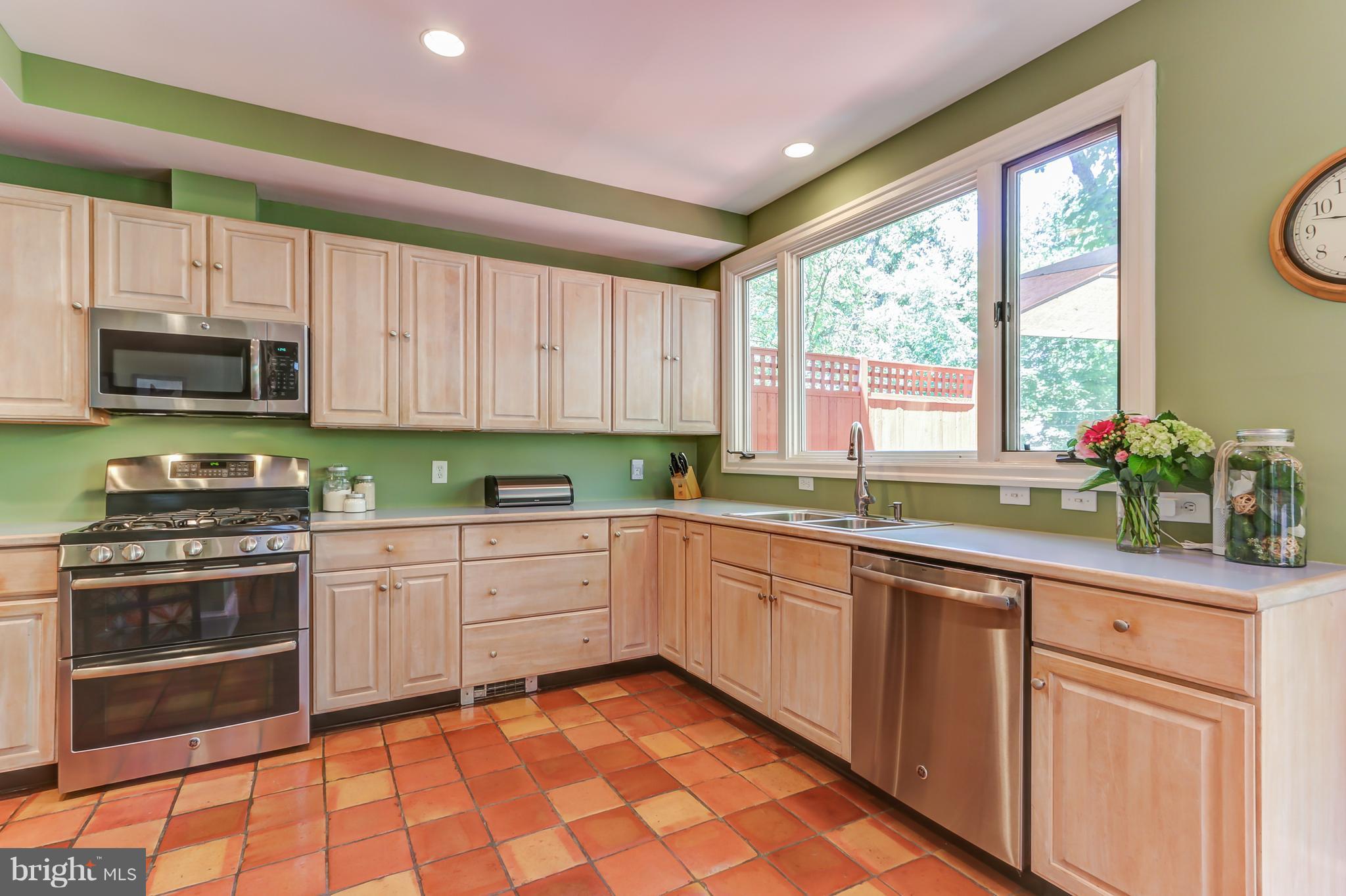 3809 Military Road Northwest Washington, DC 20015 - Photo 10 of 30 Kitchen