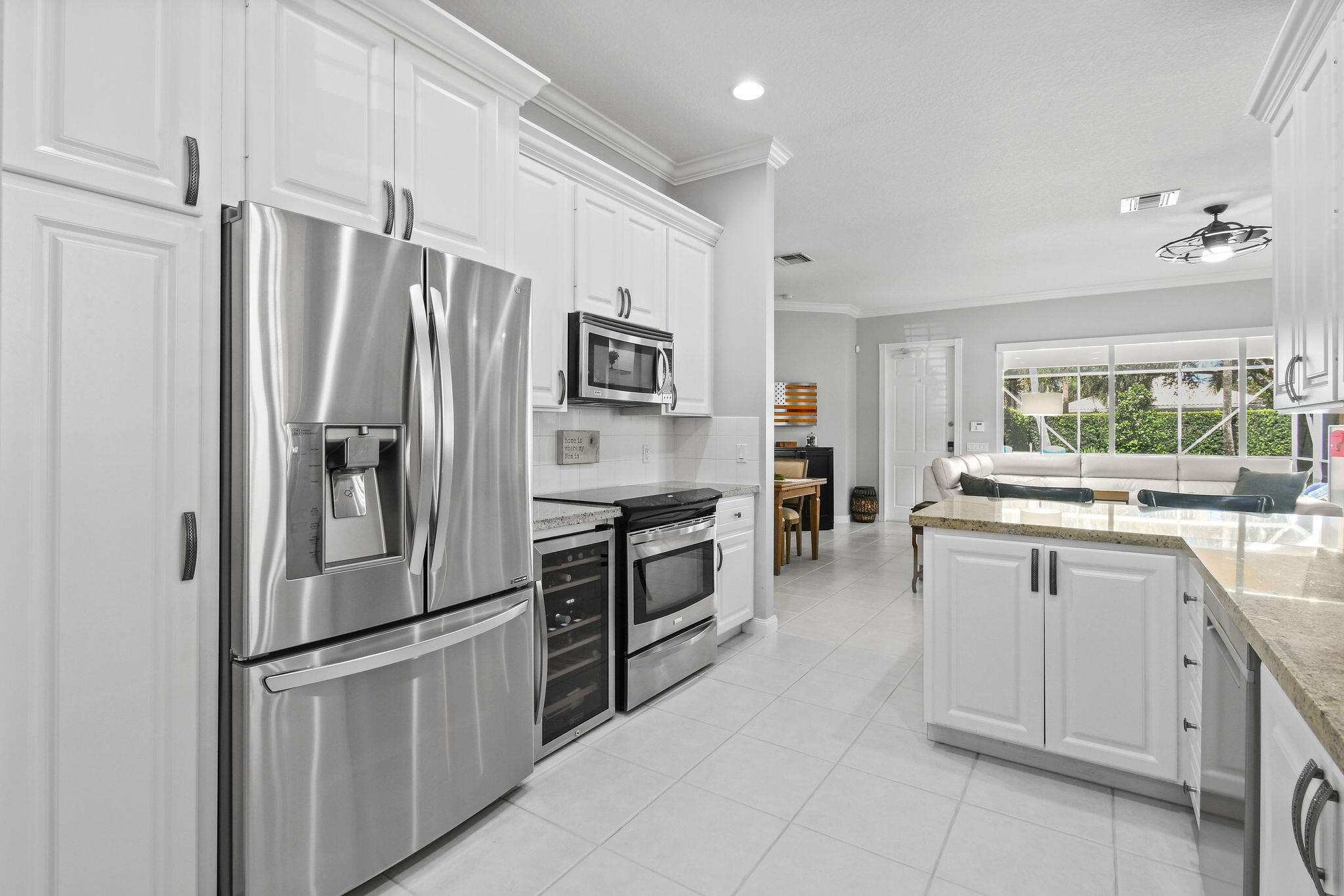 164 Florence Drive Jupiter, FL 33458 - Photo 7 of 27 164 Florence Dr