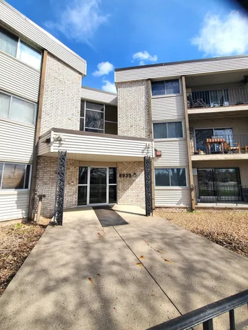 $102,500 | 8935 Old Cedar Avenue South, Unit 113, Bloomington, MN 55425
