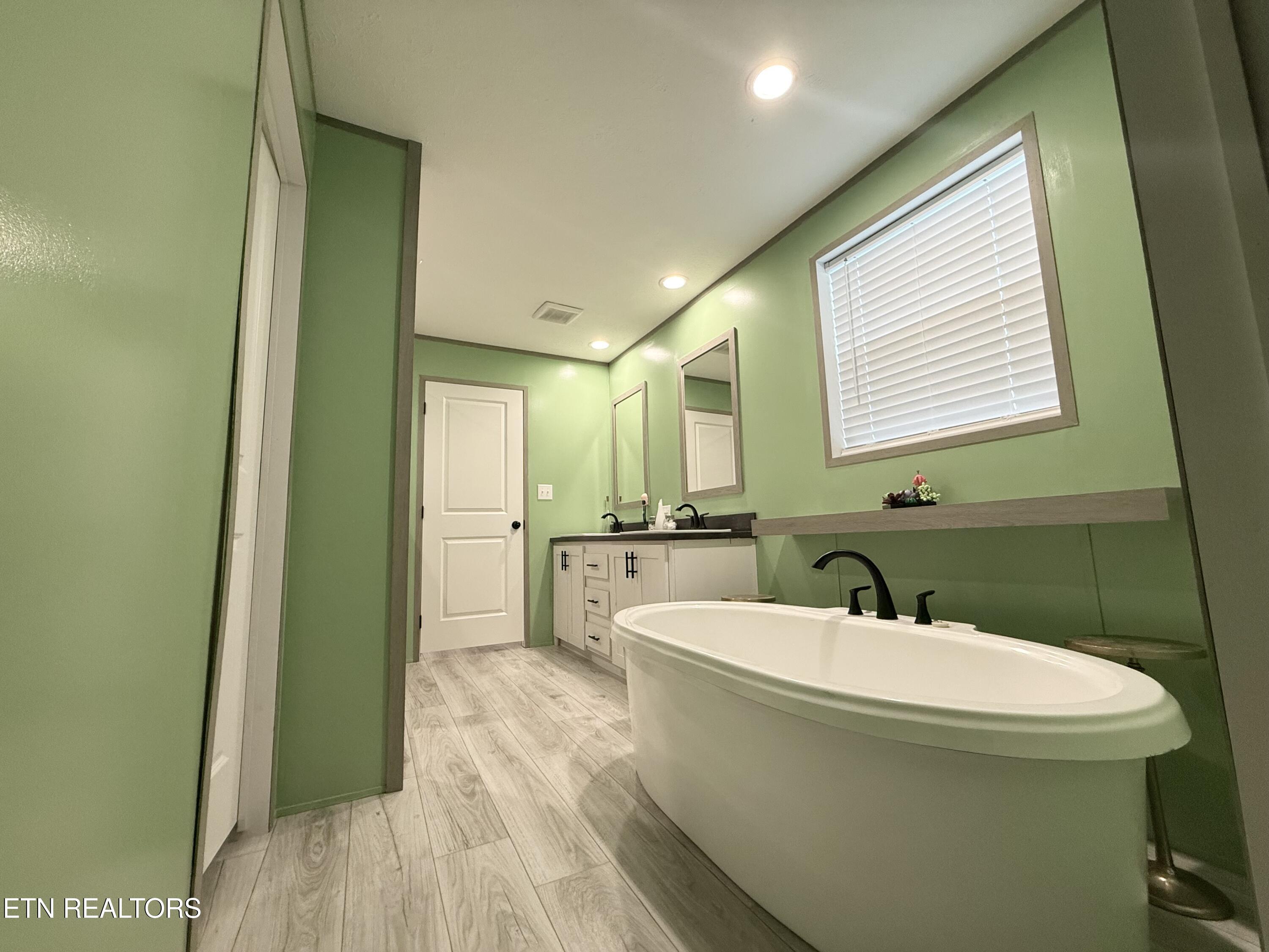 959 Barbee Road Jefferson City, TN 37760 - Photo 13 of 27 Owners Bath