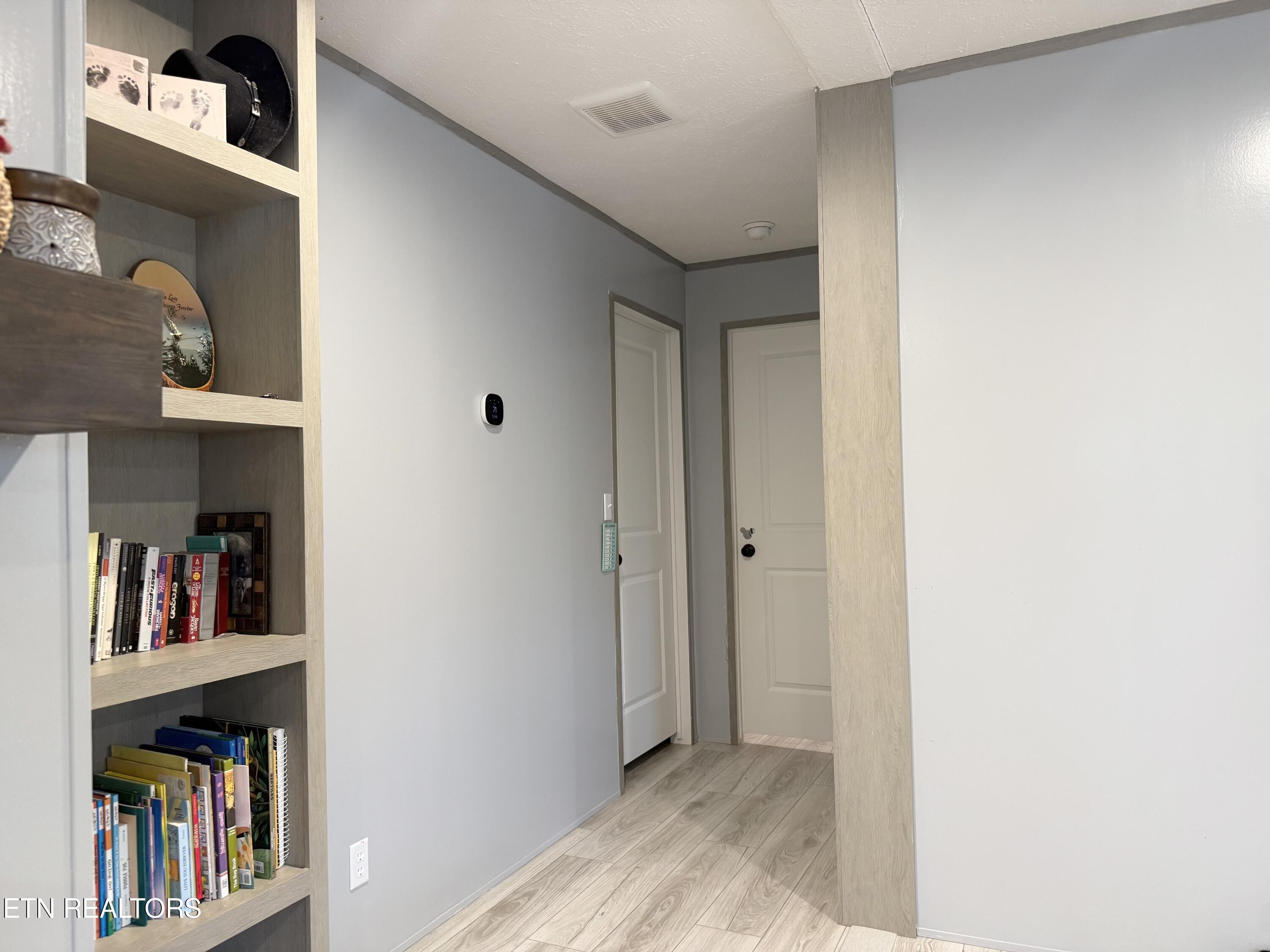 959 Barbee Road Jefferson City, TN 37760 - Photo 18 of 27 Hallway