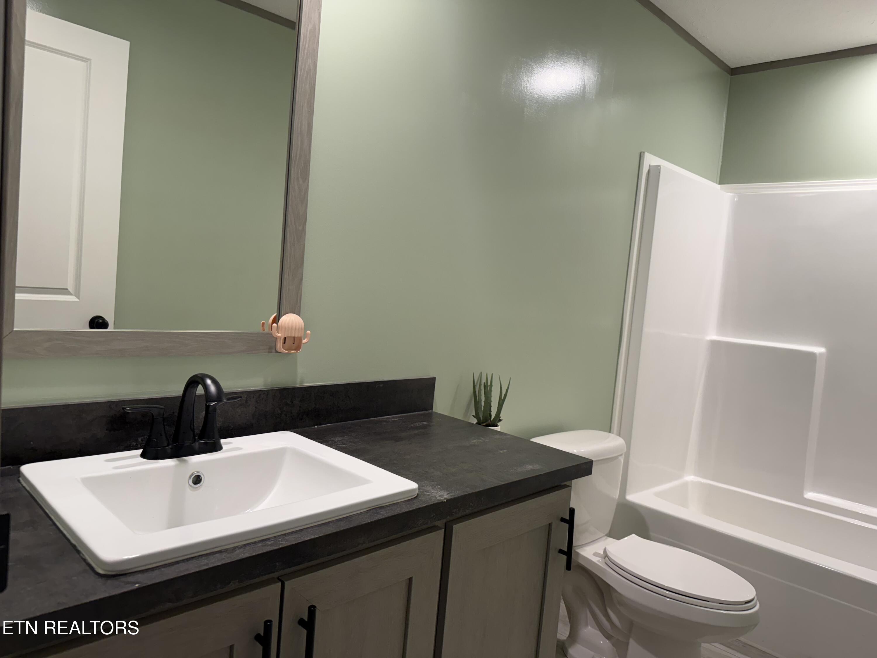 959 Barbee Road Jefferson City, TN 37760 - Photo 19 of 27 Hall Bath