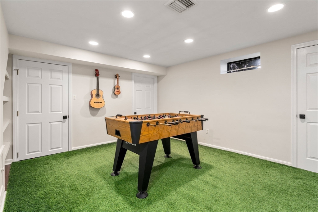 11 Iron Hollow Road Sharon, MA 02067 - Photo 29 of 42 a room with a table and chairs