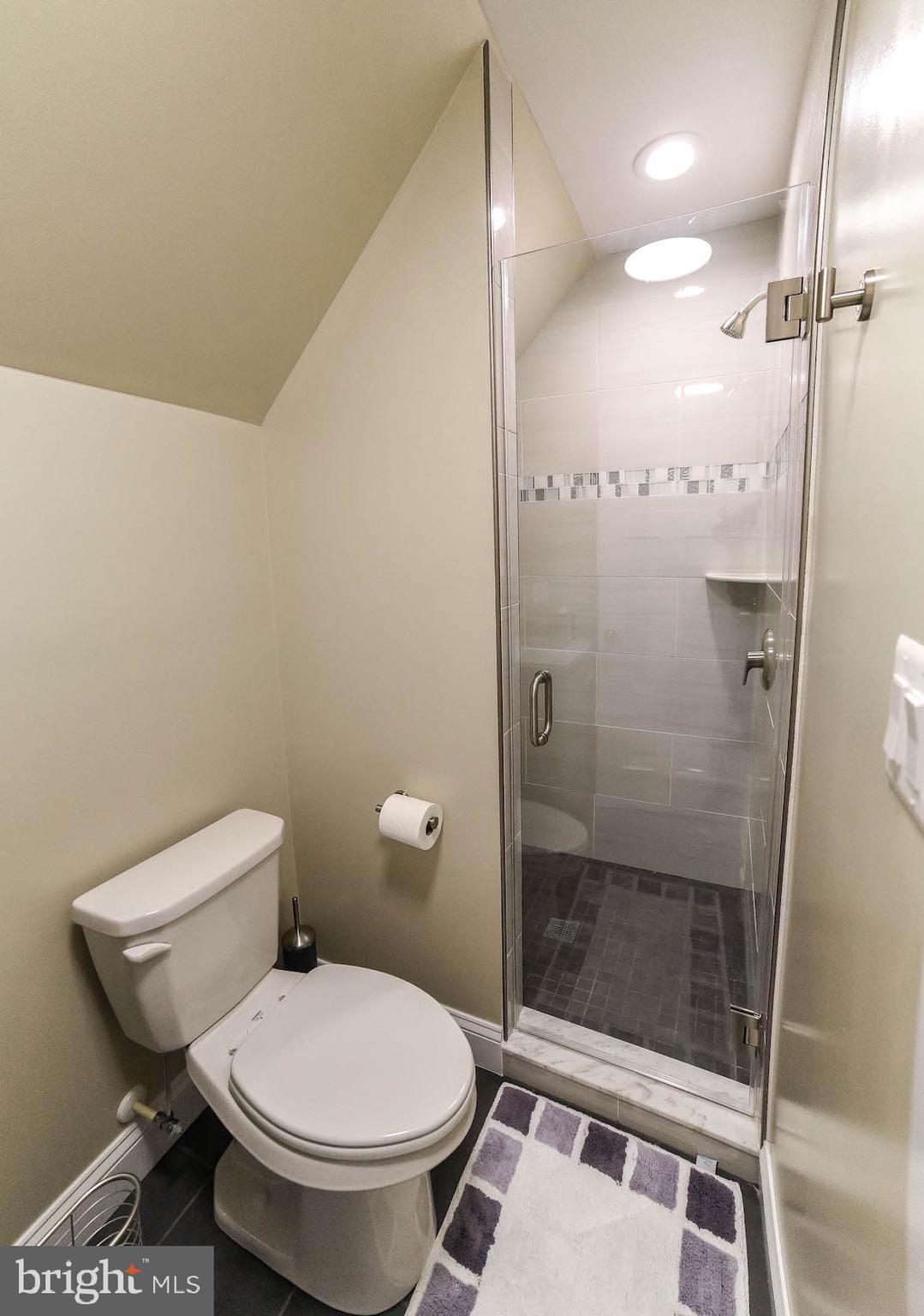 24774 Half Pone Point Road Hollywood, MD 20636 - Photo 38 of 51 Upper Level Guest Duite