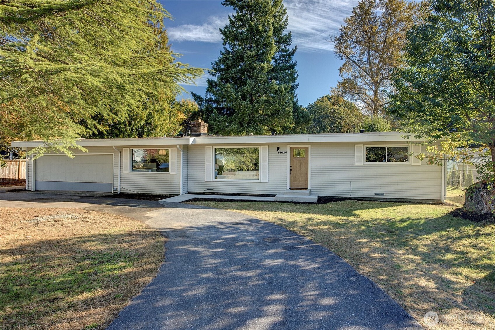 14024 169th Avenue Southeast Renton, WA 98059 - Photo 2 of 35